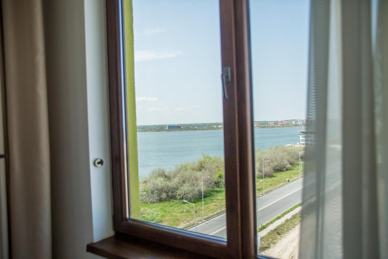 Bella Vista Summerland Mamaia Exterior photo
