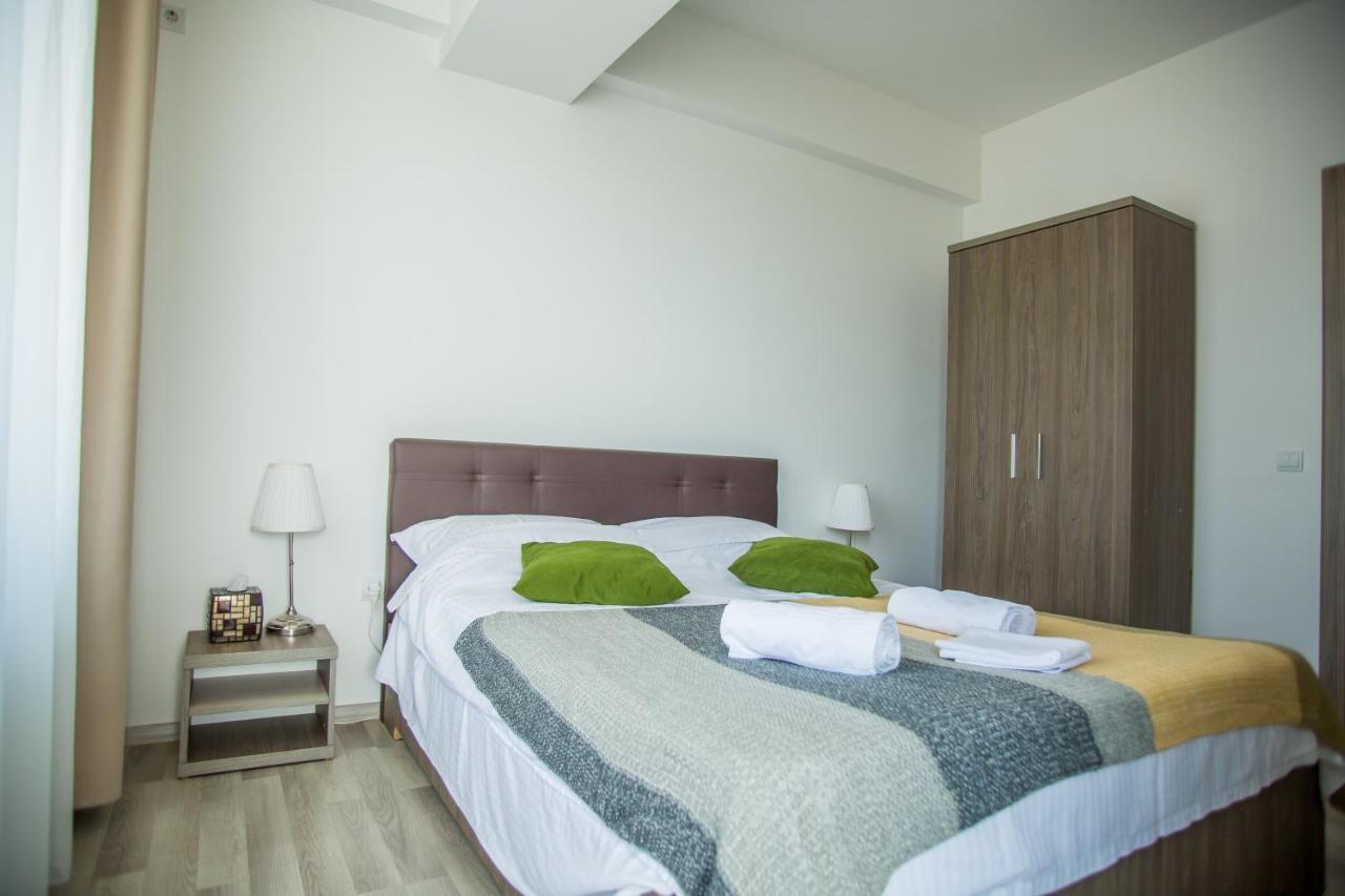 Bella Vista Summerland Mamaia Exterior photo