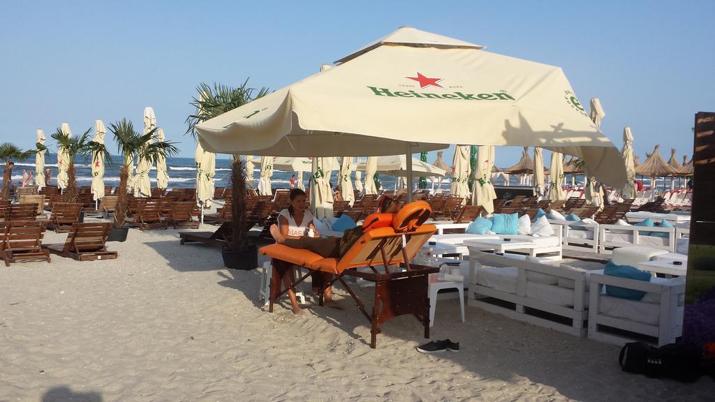 Bella Vista Summerland Mamaia Exterior photo