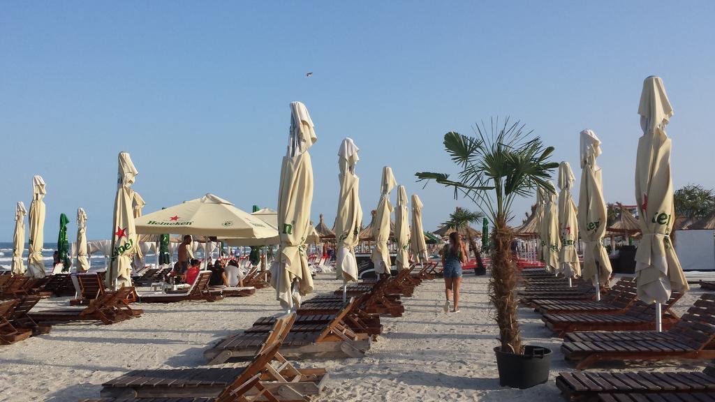 Bella Vista Summerland Mamaia Exterior photo